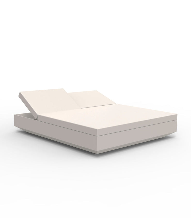 Vela Square Daybed with Two Reclining Backrests - Molecule Design-Online 