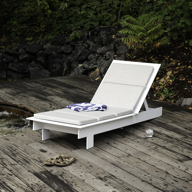 Lollygagger Chaise - Molecule Design-Online 