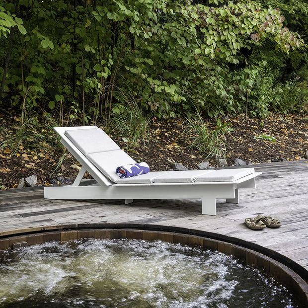 Lollygagger Chaise - Molecule Design-Online 