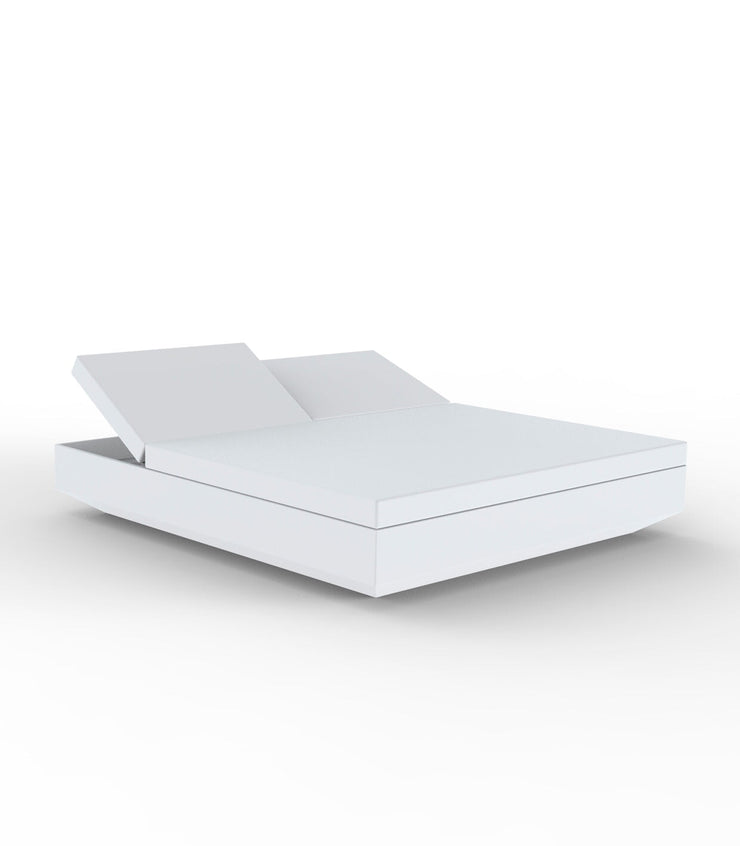 Vela Square Daybed with Two Reclining Backrests - Molecule Design-Online 