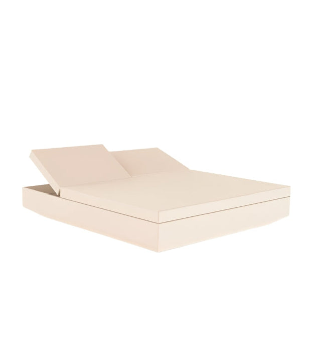 Vela Square Daybed with Two Reclining Backrests - Molecule Design-Online 