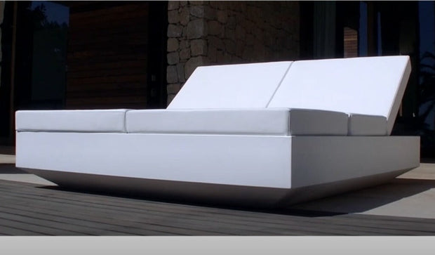 Vela Square Daybed with Two Reclining Backrests - Molecule Design-Online 