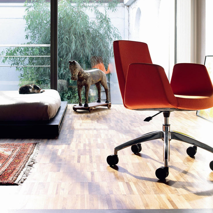 Jolly Swivel Base Chair - Upholstered Arms - Molecule Design-Online 