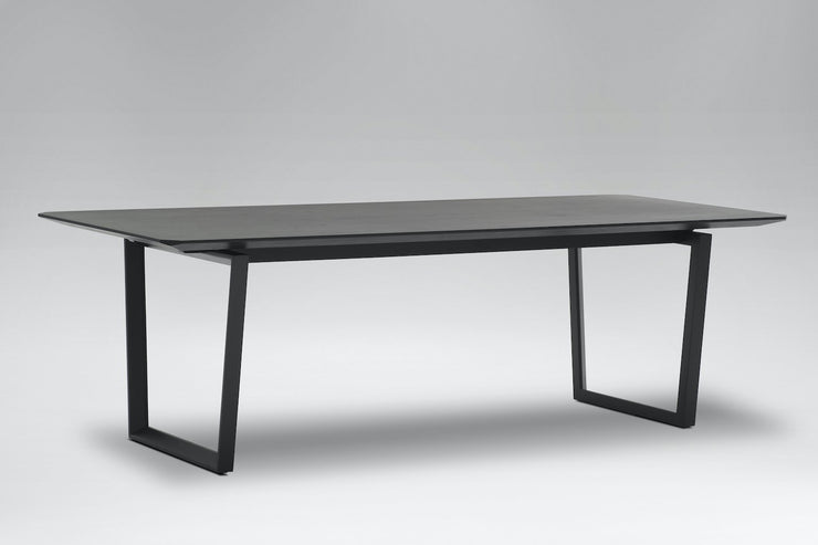 Verge Dining Table - Molecule Design-Online 