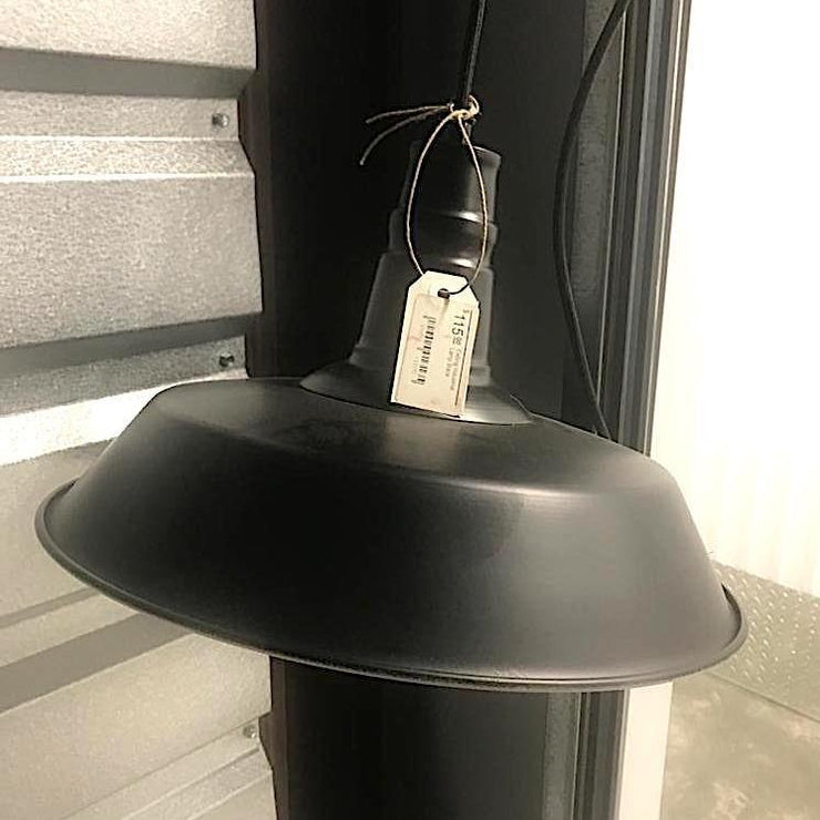 Floor sample - Barn Industrial lamp - Black - Only delivers in Santa Fe, NM - Molecule Design-Online 