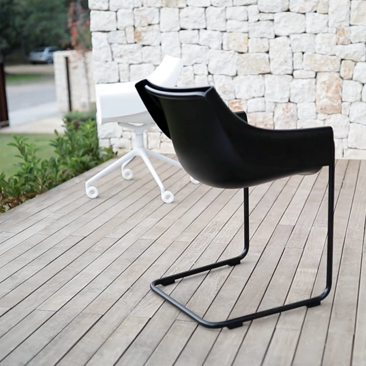 Manta Collection -  Cantilever Chair - Molecule Design-Online 