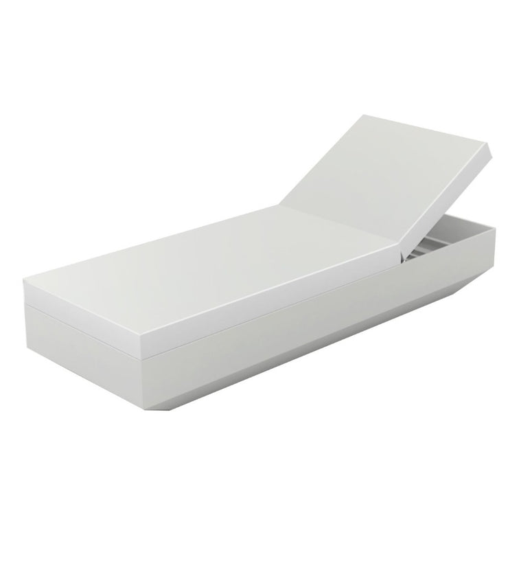 Vela Sun Chaise - Molecule Design-Online 